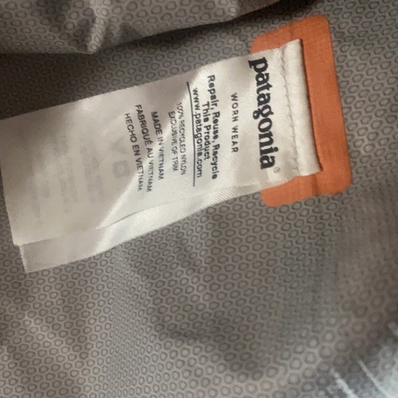 SOLD! Patagonia Torrentshell 3L - Picture 3 of 4